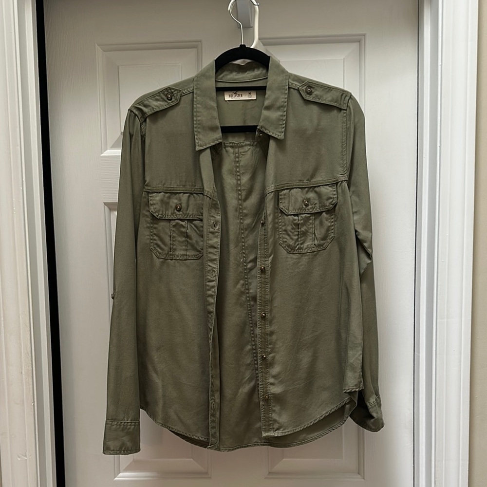 Hollister Green Button Down Shirt with Classic Design